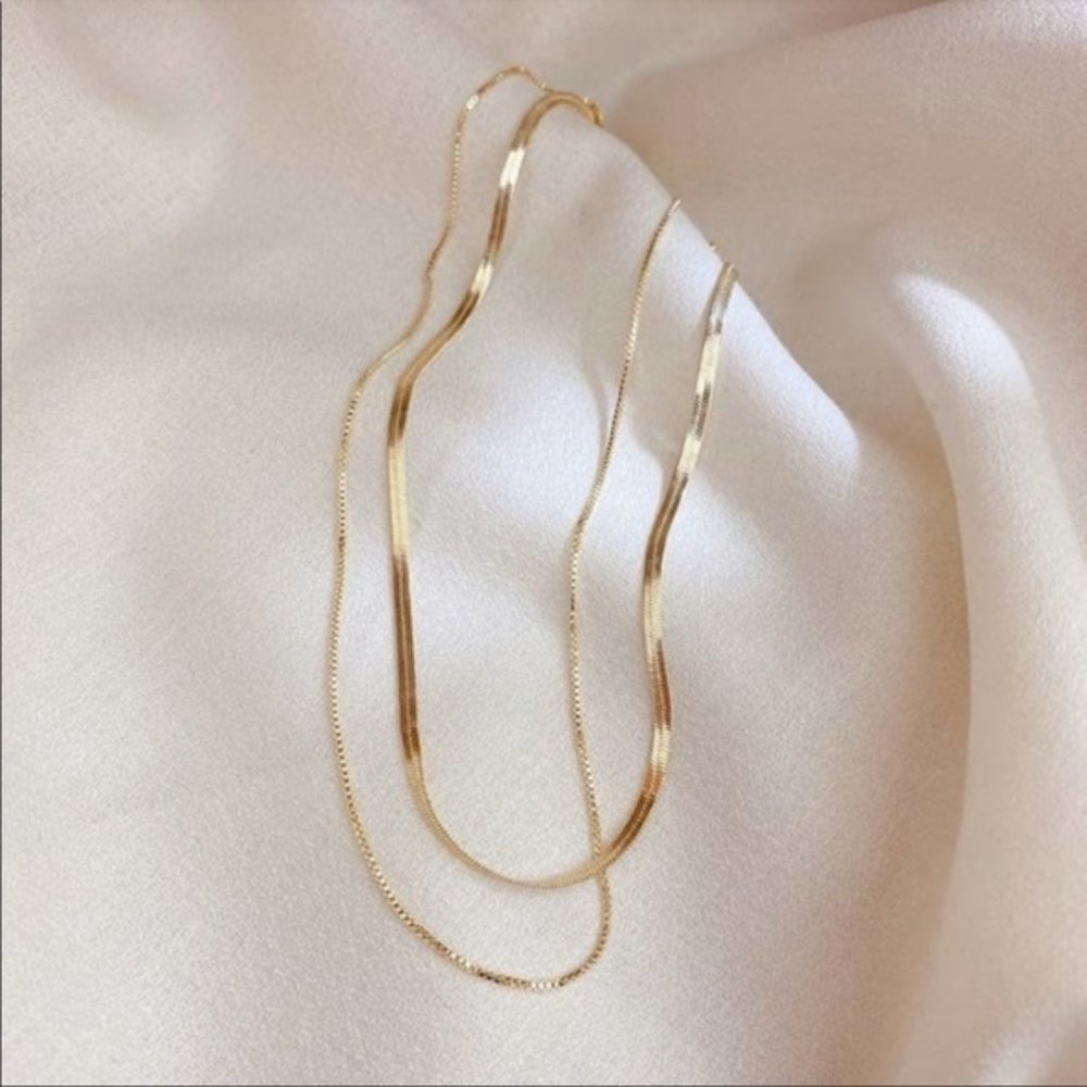NEW 18K Gold Plated Flat Herringbone Snake Chain Double Layer Necklace - Picture 2 of 6